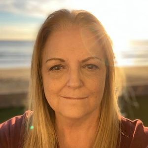 Meet your Posher, Debbie